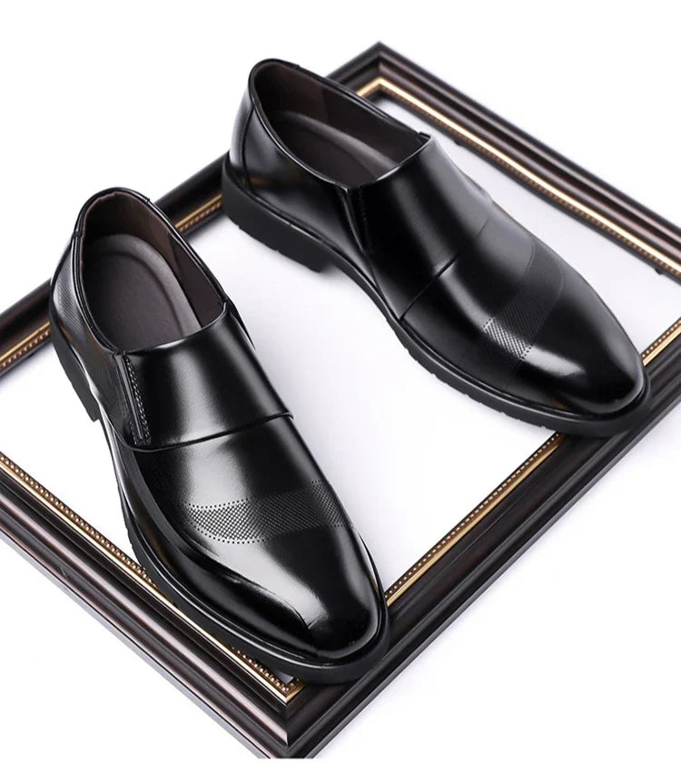2026 New Designer Leather Shoes for Men Spring Autumn Business Casual Shoes Male Fashion Solid Color Wedding Shoe Man