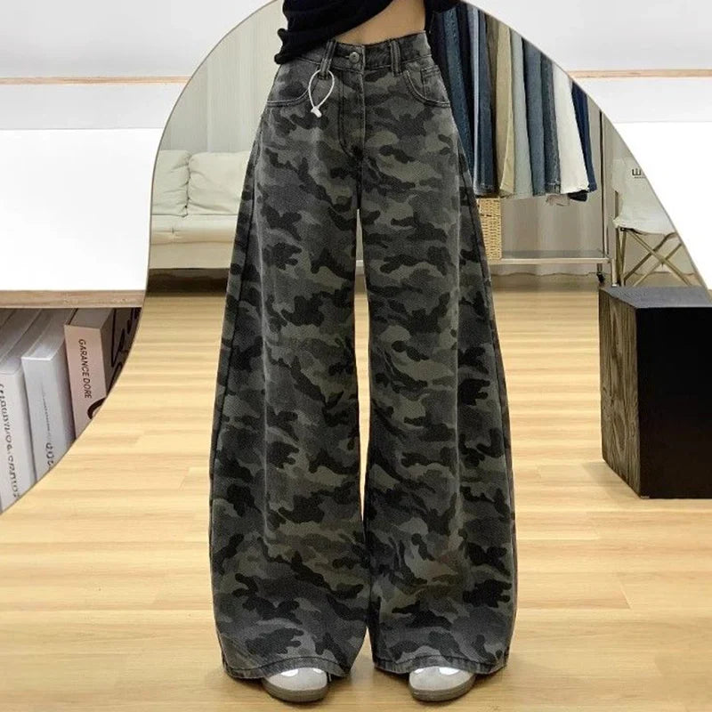 بنطلون جينز مموه نسائي بخصر عالٍ وتصميم كلاسيكي