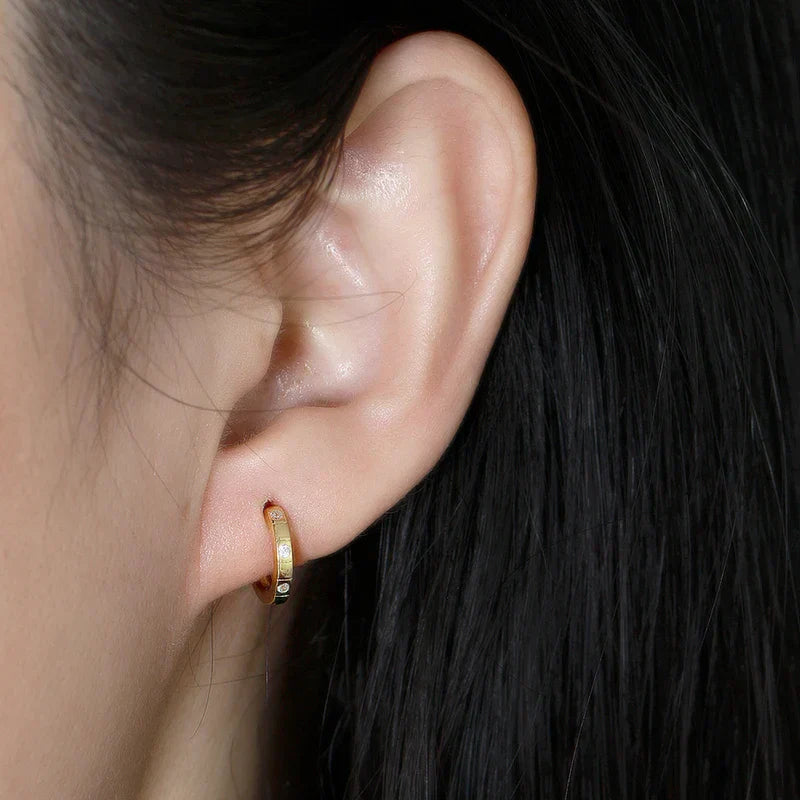 925 Sterling Silver Simple Stripes Shiny Zircon Huggies Hoops Earrings for Women Fashion Unisex Punk Jewelry Ear Buckle