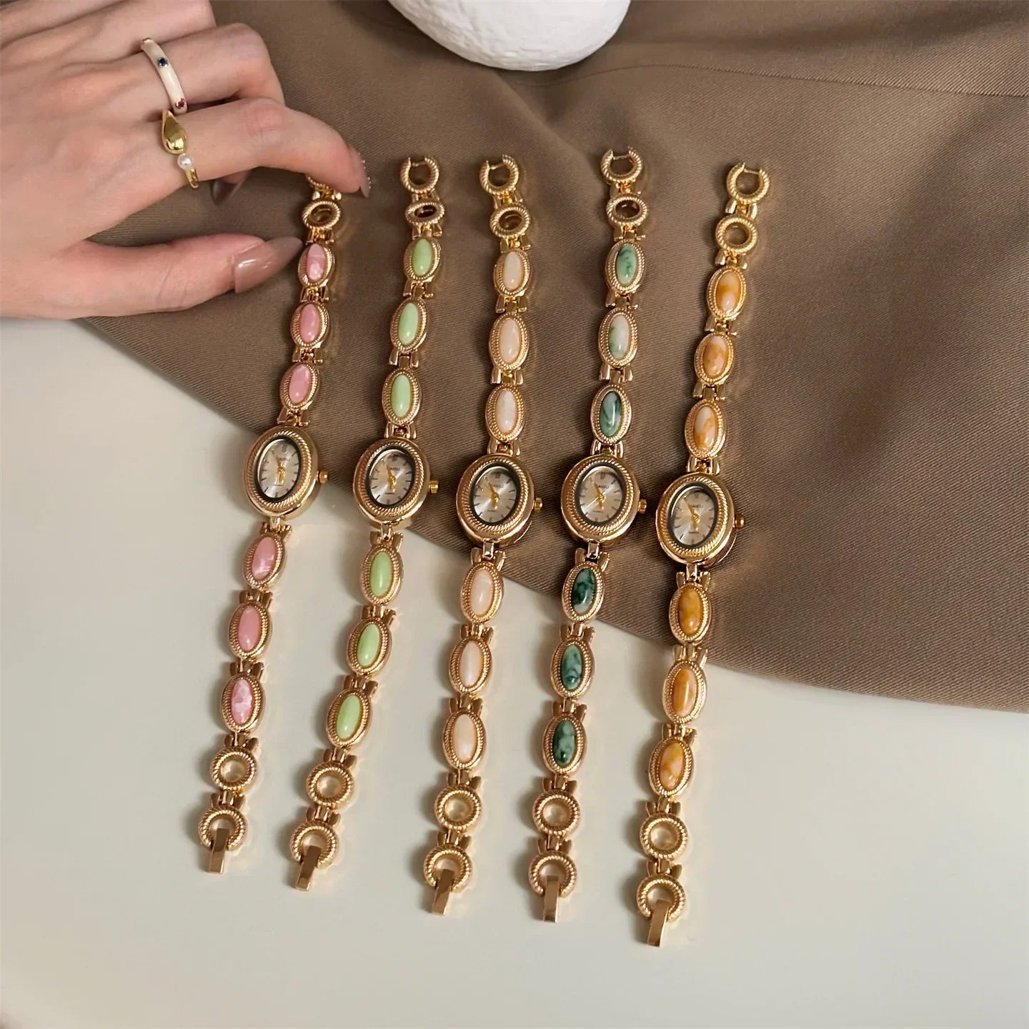 New Vintage Women's Watch with Colored Gemstones Light Luxury Personalized Retro Jewelry Gold Noble Small Cute Bracelet Gift