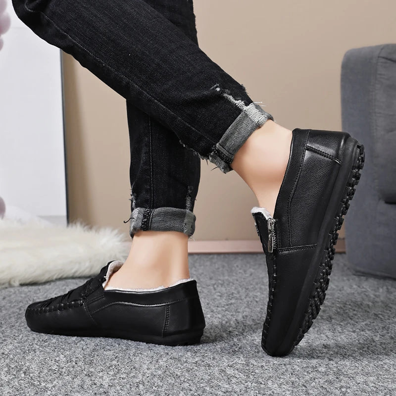 Winter Leather Men Casual Shoes Plush Warm Comfortable Loafers Lightweight Mens Driving Shoes Slip-on Mens Lazy Shoes Moccasins