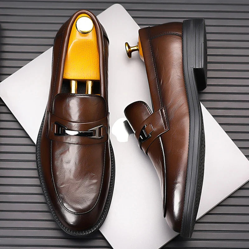 Men's Casual Leather Shoes 2026 New Spring Season Loafers for Men with Slip-On Flats British Style Men Walking Shoes Moccasins