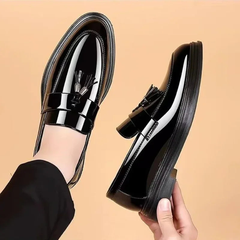 Black Social Shoe for Men Casual Business Patent Leather Bright Upper Dress Shoes Man New Low Price 39 Suit Cheap Liquidation