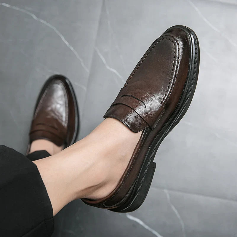 Men's Classic Leather Casual Shoes With Anti-Slip Thick Sole  Outdoor Walking Shoe  Pointed  Toe Comfortable And Durable Loafers