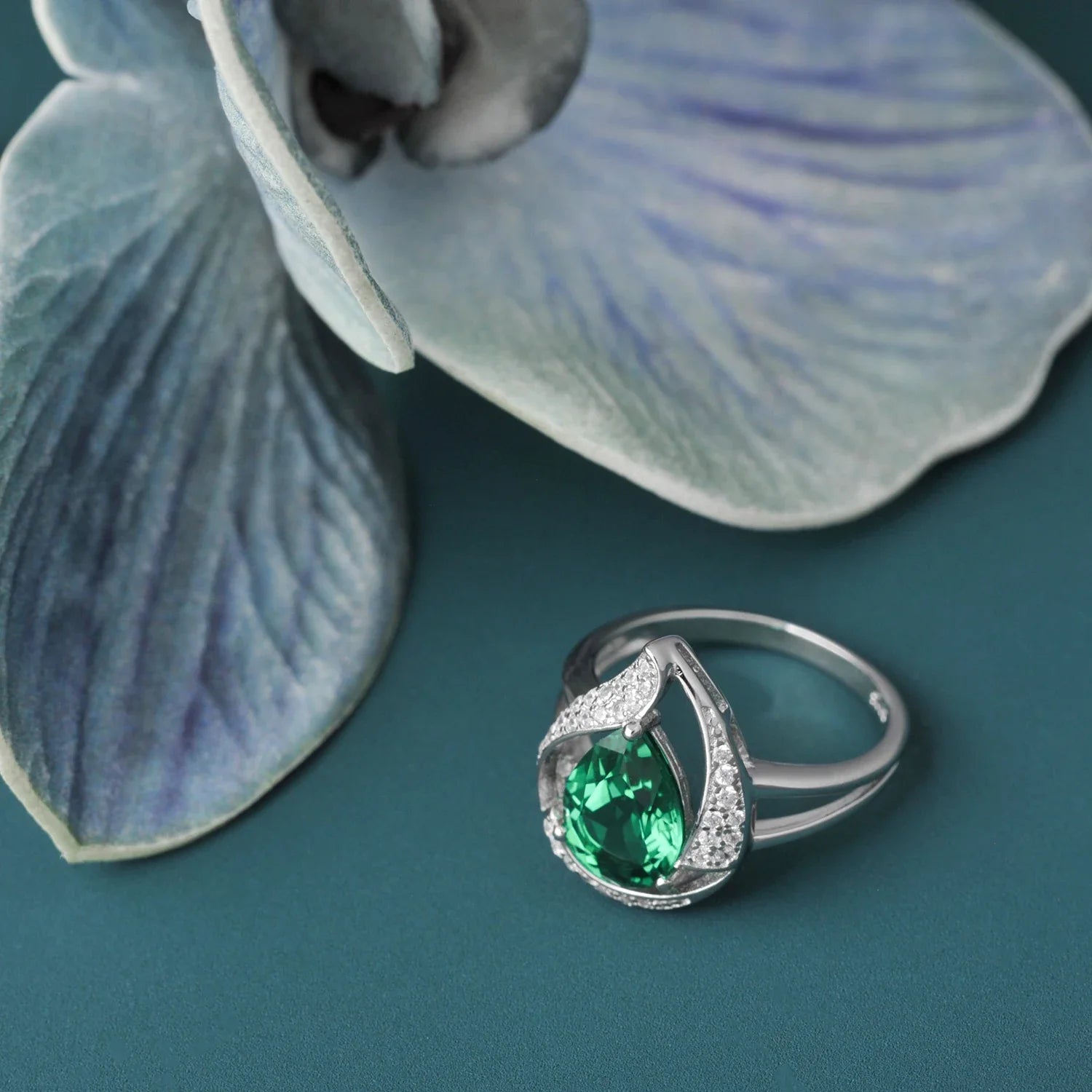 Pear 2.67ct Simulated Nano Emerald Created Ruby 925 Sterling Silver Ring for Women Statement Wedding Gemstone Jewelry