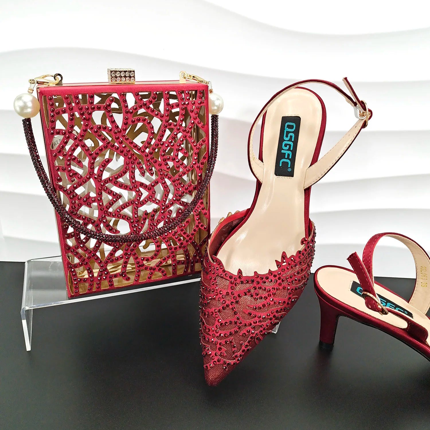 Hollow Coral Pattern Design Fashionable And Elegant Wear Ladies Shoes And Bag