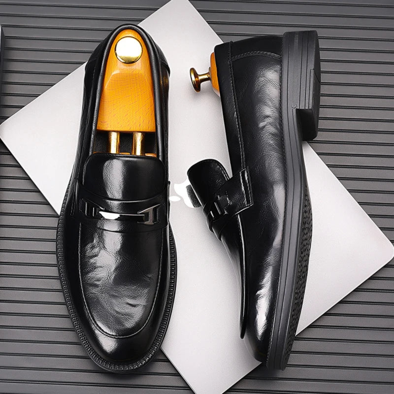 Men's Casual Leather Shoes 2026 New Spring Season Loafers for Men with Slip-On Flats British Style Men Walking Shoes Moccasins