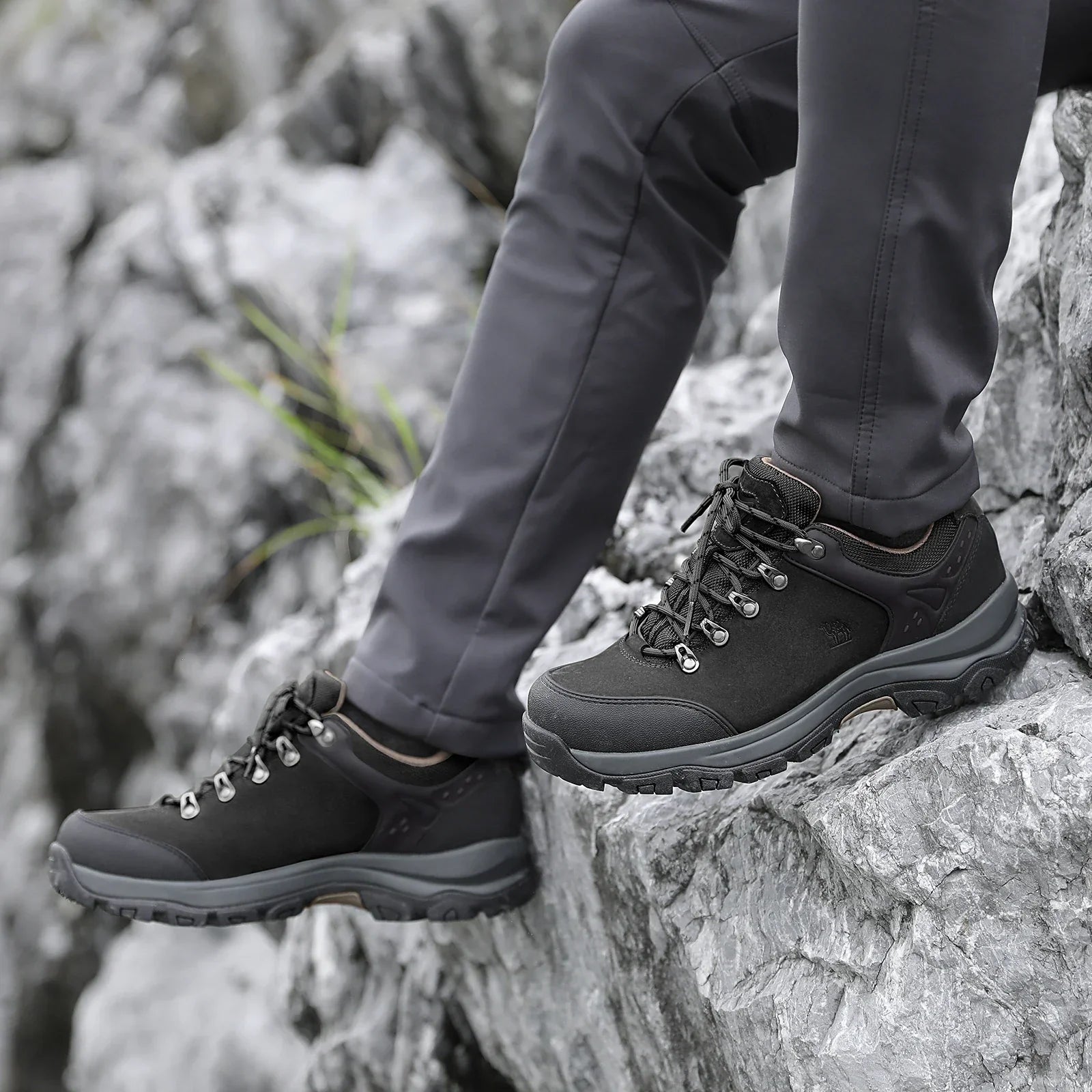 Hiking Shoes for Men Waterproof Outdoor Low-top Hiking Boots Leather Men's Trekking Shoes Walking Male Sneakers New