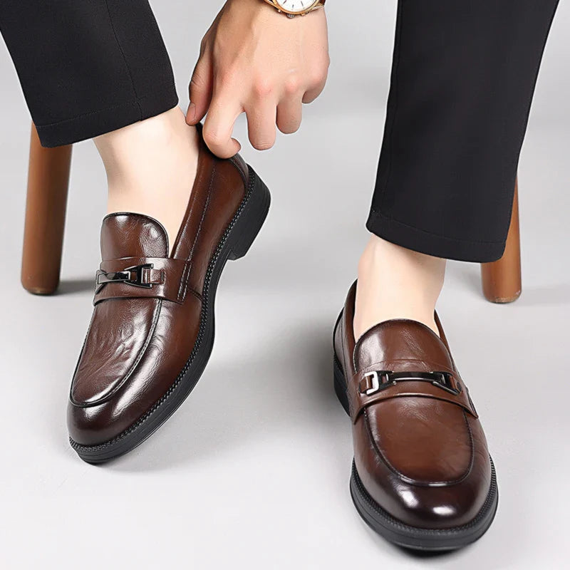Men's Casual Leather Shoes 2026 New Spring Season Loafers for Men with Slip-On Flats British Style Men Walking Shoes Moccasins