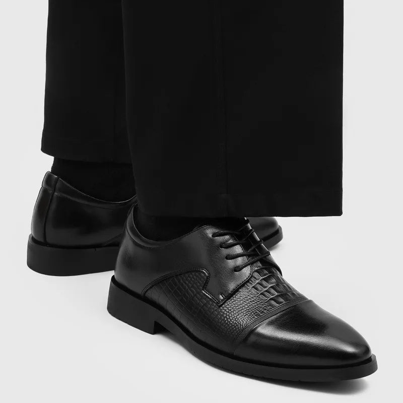 New Lace Designer Elegant Shoes Man Spring Autumn Business Casual Leather Shoe Male Fashion Solid Color Wedding Dress Shoes Man
