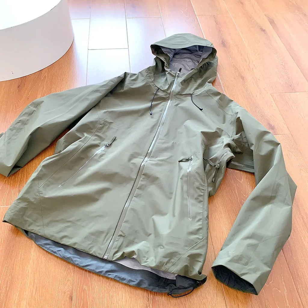 2026 New Storm Jacket Lovers Outdoor Sports Camping Mountain Skiing Trend Fashion British Wind Leisure Waterproof Storm Jacket