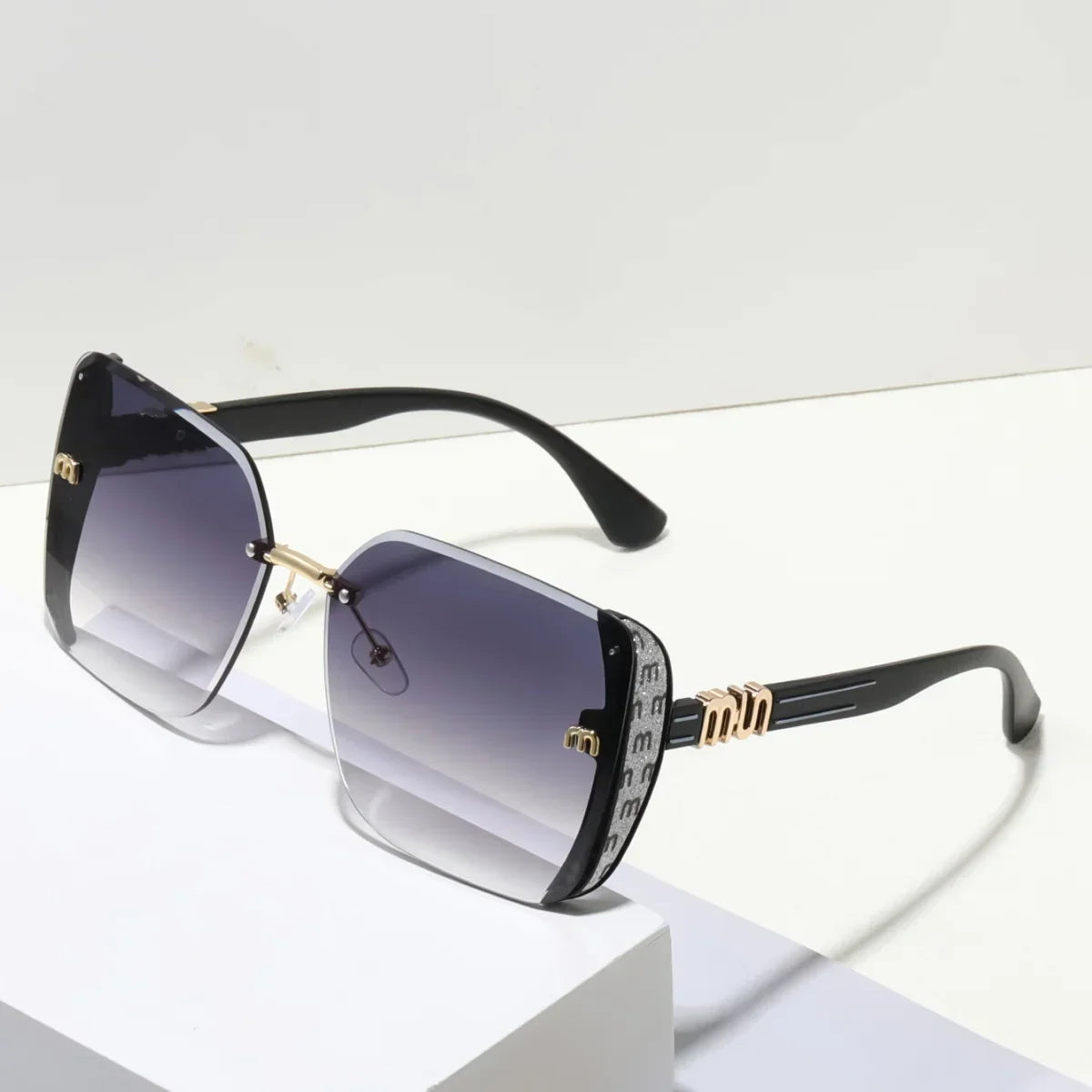 1pc European and American retro style women's fashionable sunglasses trend versatile summer sun shading and UV protection lightw