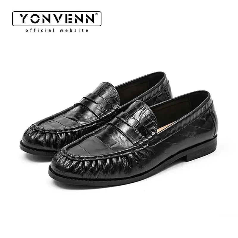 Pearlescent eel skin loafers for men with pleated flat bottoms slip on casual leather shoes for work and business