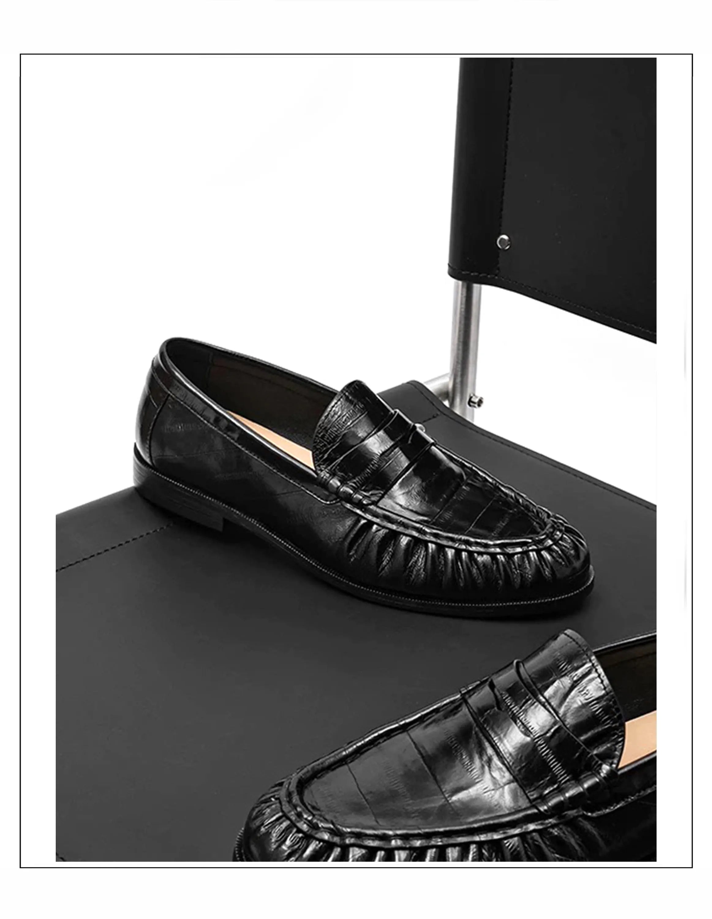 Pearlescent eel skin loafers for men with pleated flat bottoms slip on casual leather shoes for work and business