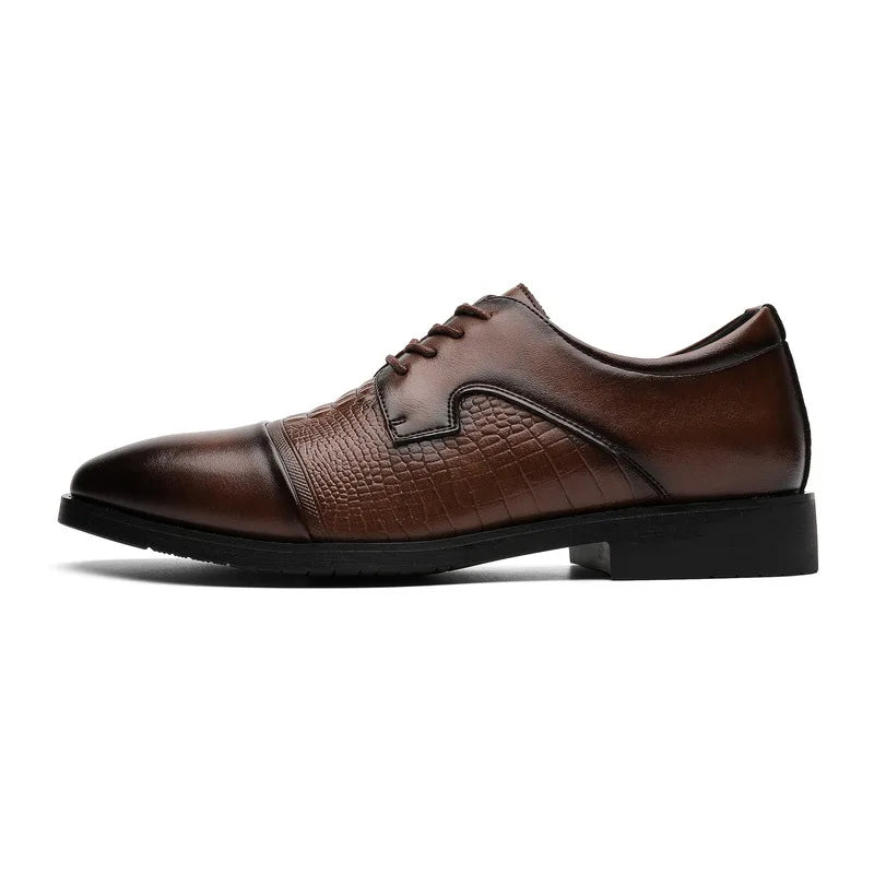 New Lace Designer Elegant Shoes Man Spring Autumn Business Casual Leather Shoe Male Fashion Solid Color Wedding Dress Shoes Man