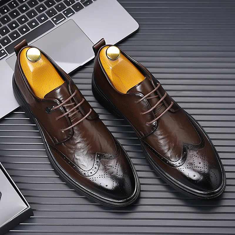 2026 Spring Autumn New Brogue Shoes for Men Solid Color Leather Dress Shoes Male Fashion Business Casual Wedding Shoe Man
