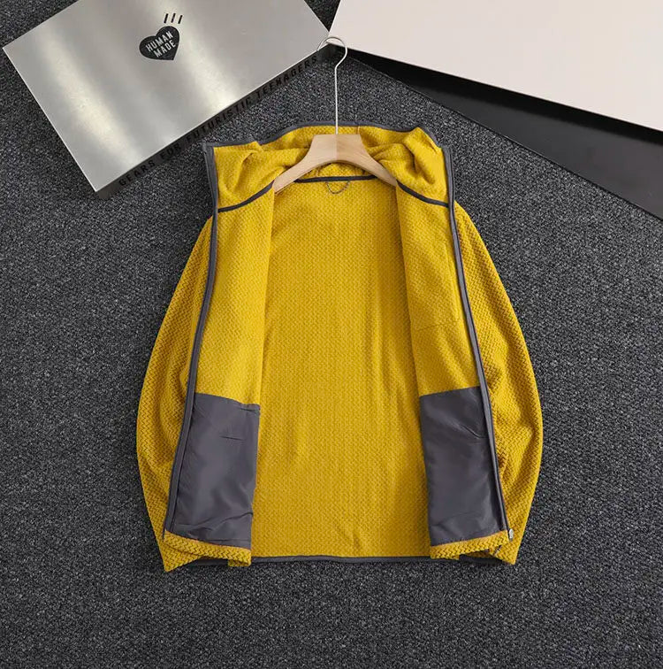 2026 Outdoor Men's and Women's Leisure Sports Fishing Travel Trend Mountain Grab Velvet Hooded Wavy Camping All-match Jacket