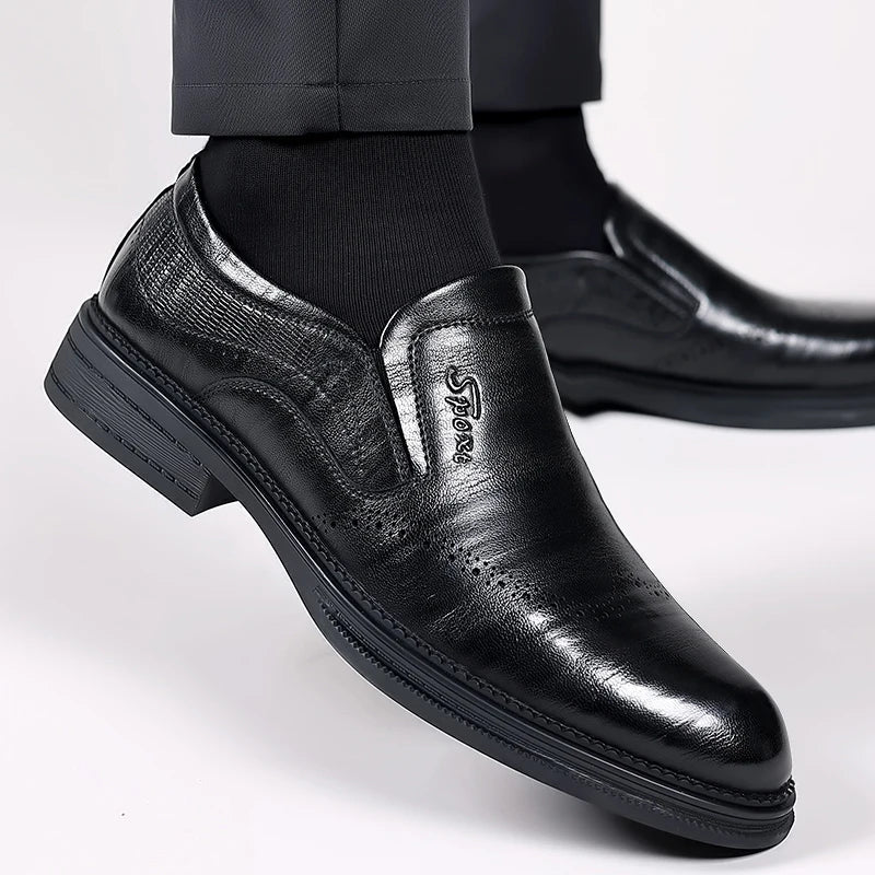 British Style Brand Men's Dress Shoes Fashion Patent Leather Men Business Flat Shoes Breathable Men Formal Office Working Shoes