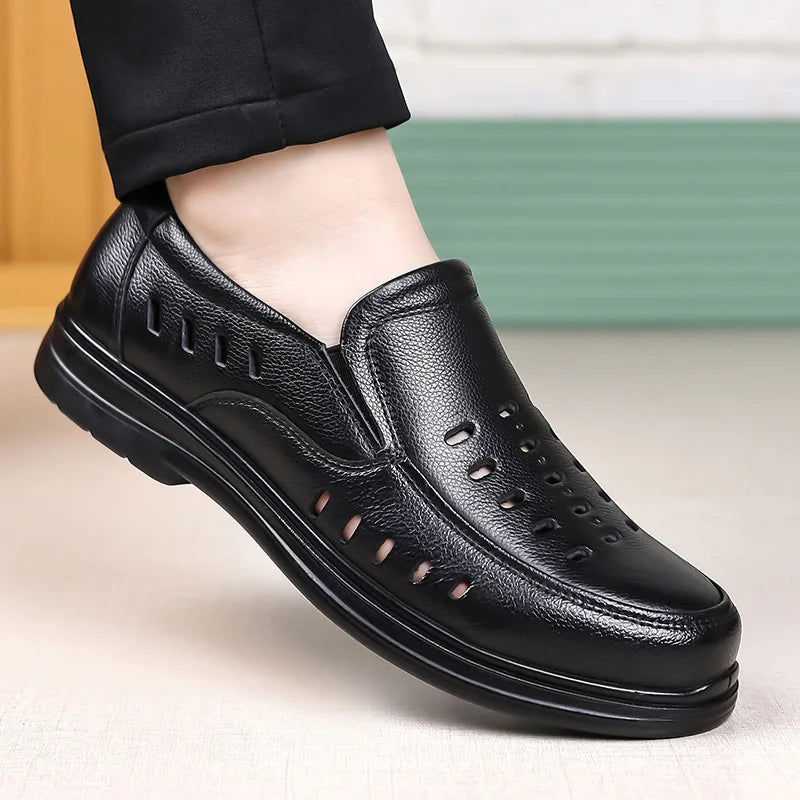 2026 New Designer Breathable Hallow Leather Shoes for Men Black Fashion Summer Shoes Male Britsh Business Casual Shoes Man