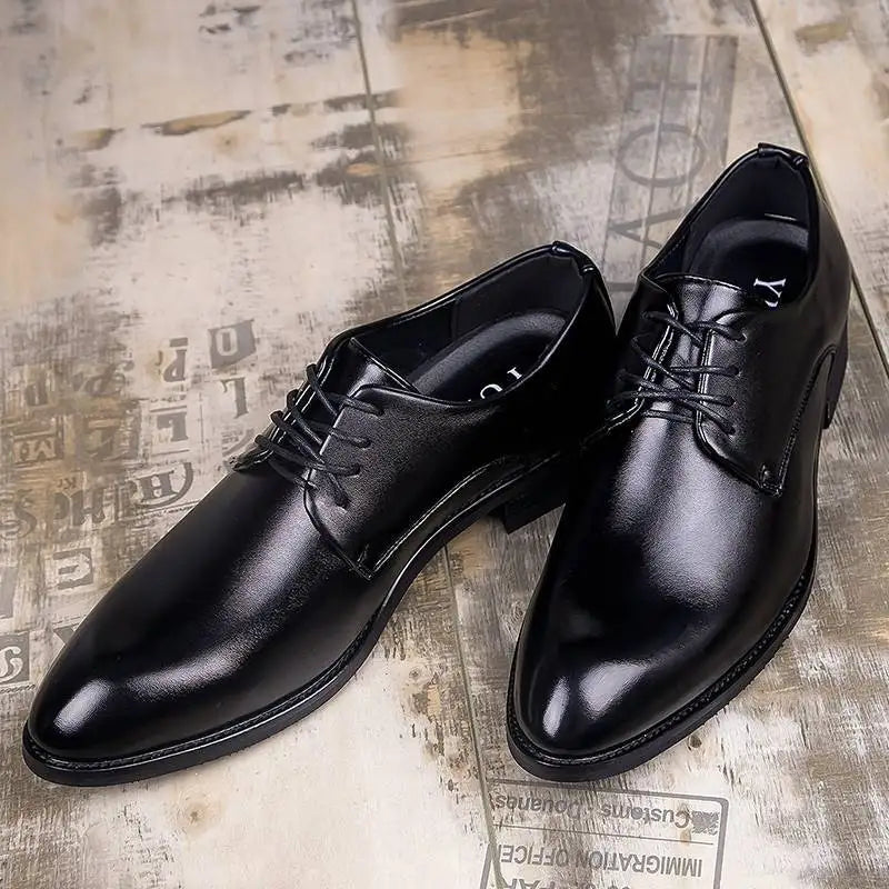 Men's Korean Style Business Casual Leather Shoes with Invisible Height Increase Versatile Pointed Toe British Style Trendy Shoes