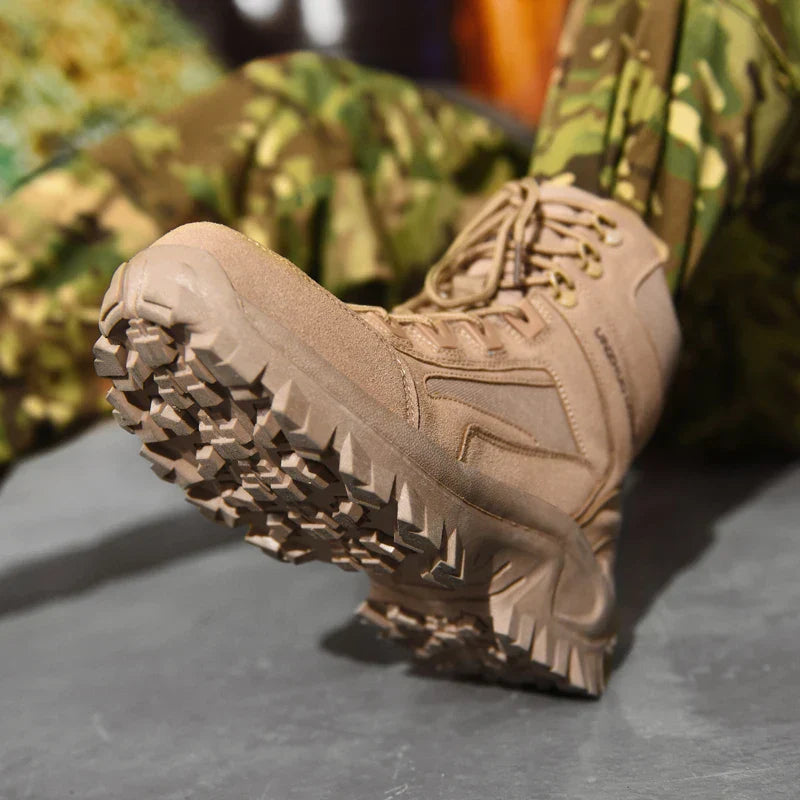 Outdoor boots, hiking shoes, hiking high top shoes, men's shoes, anti slip and wear-resistant off-road sports shoes, combat boot