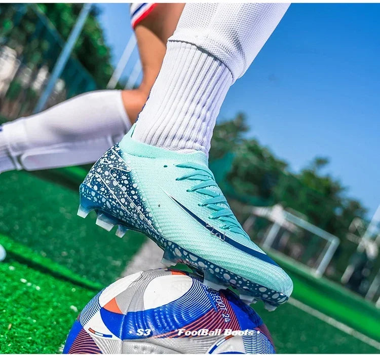 New Men Professional Football Boots Grass Soccer Shoes Outdoor Sport Non-Slip Training Shoes Match Sneakers Ultralight Unisex