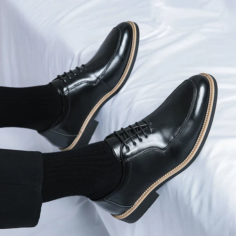 Hot Selling Pointed Dress Shoes Europe America Casual Versatile Men's Low Top Shoes High-end Banquet Office Men's Business Shoes