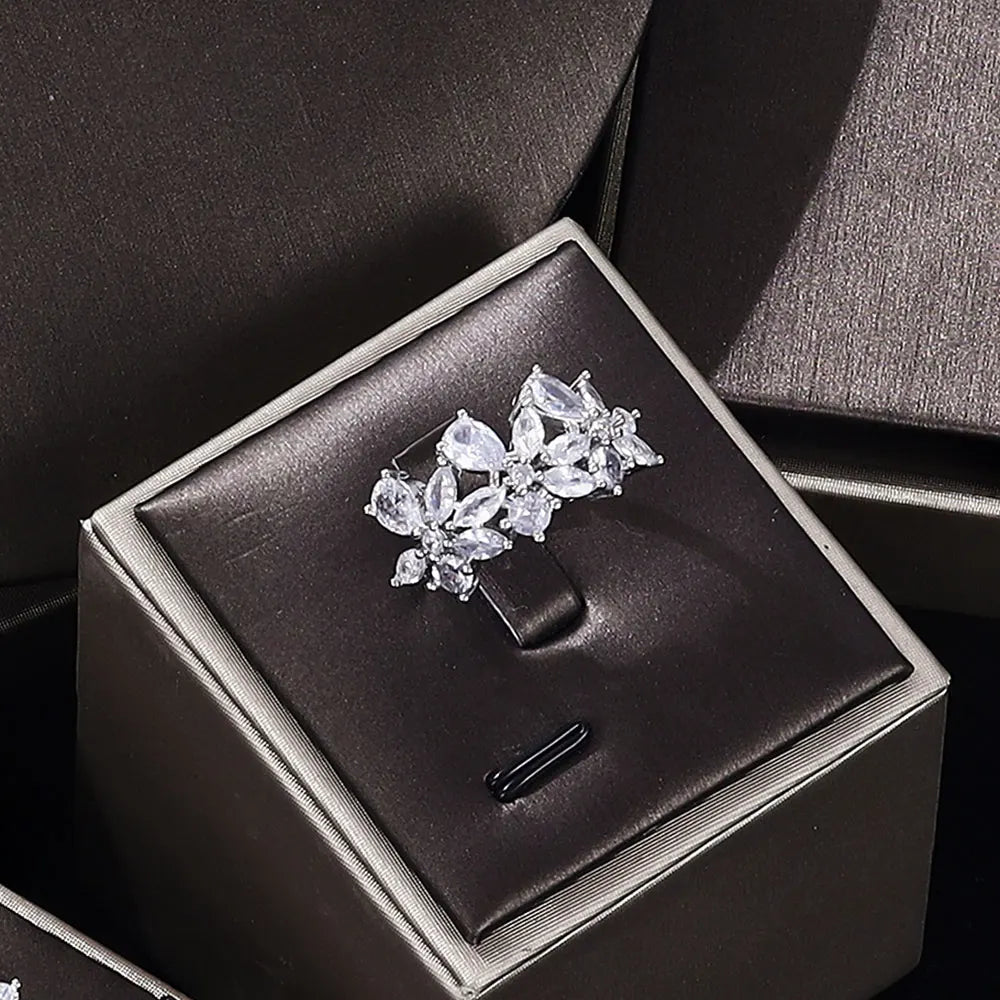 2023 new four-piece cubic zirconia bridal jewelry set women's party, luxury Dubai crystal wedding hot sale in Central Asia