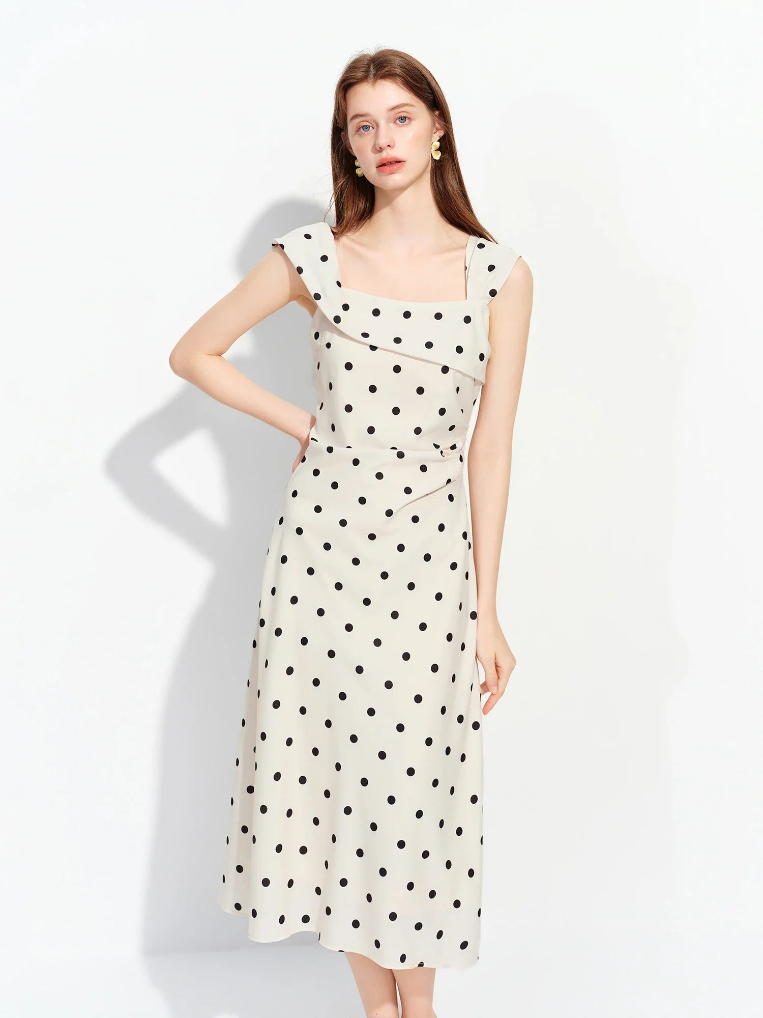 Women's 2026 Summer New French Vintage Polka Dot One-Shoulder Waist Dress Elegant High Waist A-Line Slim Fit Date Dress