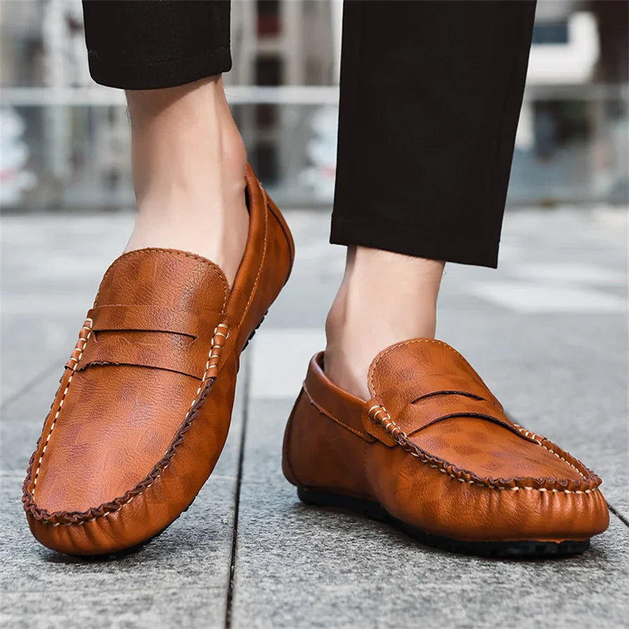 Men Shoes Casual Leather Mens Loafers Moccasins Designer Slip on Boat Shoes High Quality Chaussure Homme Plus Size 38-47