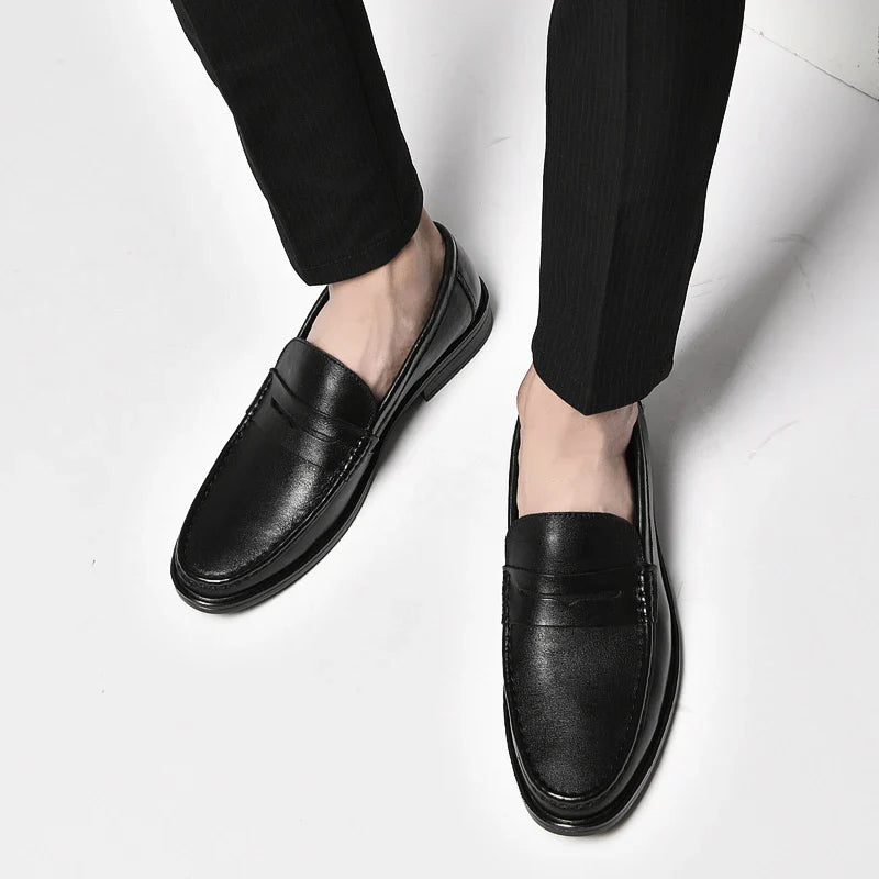 New Luxury Slip on Dress Shoes Men Italian Comfortable Loafer for Men Outdoor Mens Slip on Flats Classic Men Shoes for Wedding