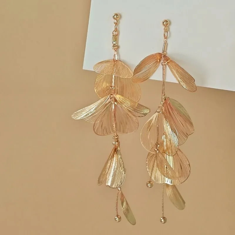 Fashion Long Tassel Petal Drop Earrings for Women Luxury Metal Crystal Hollow Flower Temperament Earrings Wedding Jewelry Gifts