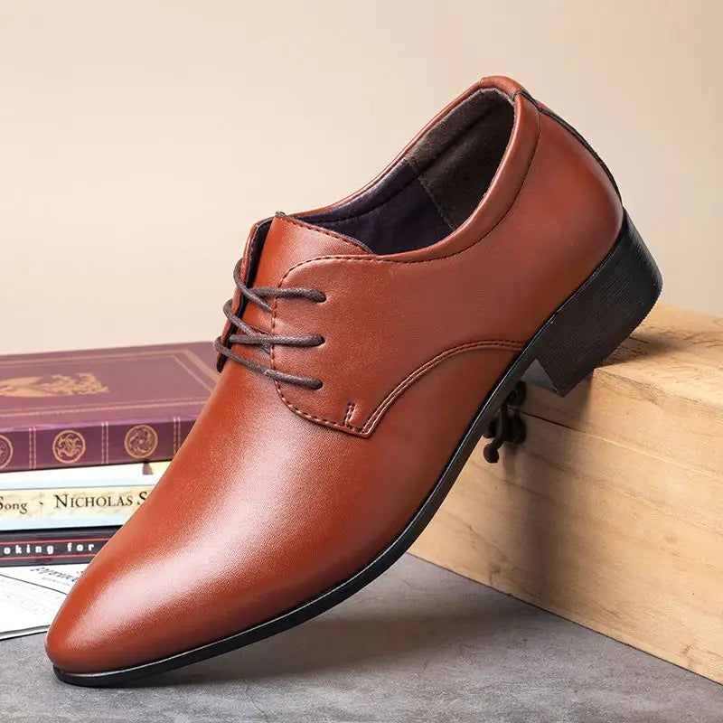 Men's Red Patent Leather Wedding Groomsmen Shoes Low Block Heel Business Formal Dress Shoes Trendy Casual Footwear