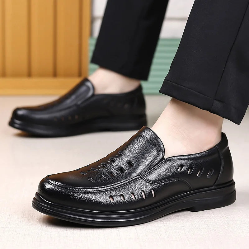 2026 New Designer Breathable Hallow Leather Shoes for Men Black Fashion Summer Shoes Male Britsh Business Casual Shoes Man