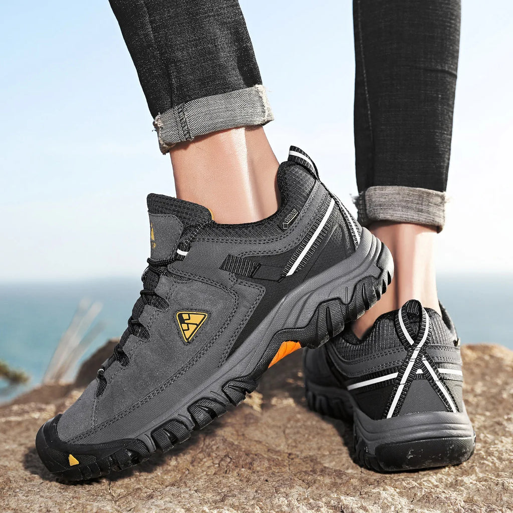 High Quality Men Hiking Shoes Durable Leather Climbing Shoes Outdoor Walking Sneakers Rubber Sole Factory Outlet