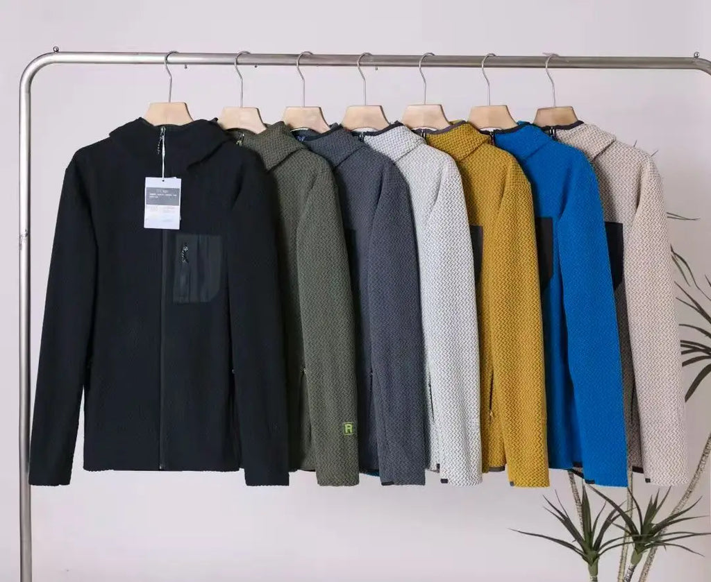 Wave Pattern Fleece Lined Hooded Zip-up Jacket/Sweatshirt: Warm & Outdoor-Ready  Ideal for Couples Hooded Sweatshirt