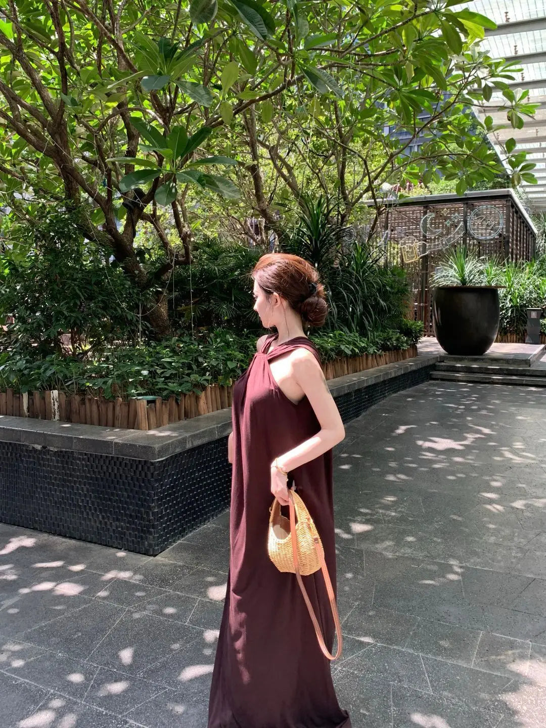 French Temperament Coffee Color Sleeveless Hanging Neck Dress For Women In The Summer Of 2026, New Slim And Flowing Long Dress