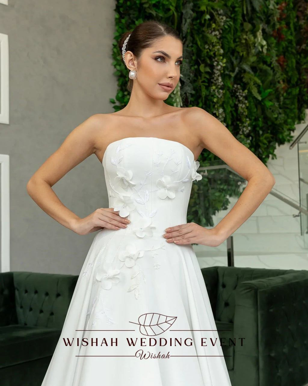Customized Elegant Strapless Backless Applique Button A-line Long Dress Bridal Gown for Wedding Party 2027 Long Dress