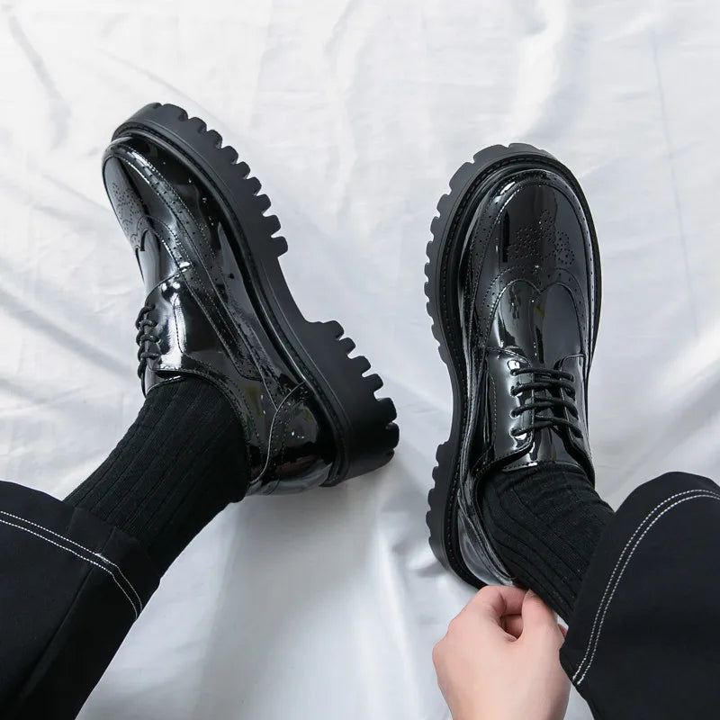 2025 White Derby Shoes for Men Platform Shiny Dress Shoes Men Big Size 46 Lace-up Brogue Shoes Man Leather Shoes zapatos hombre