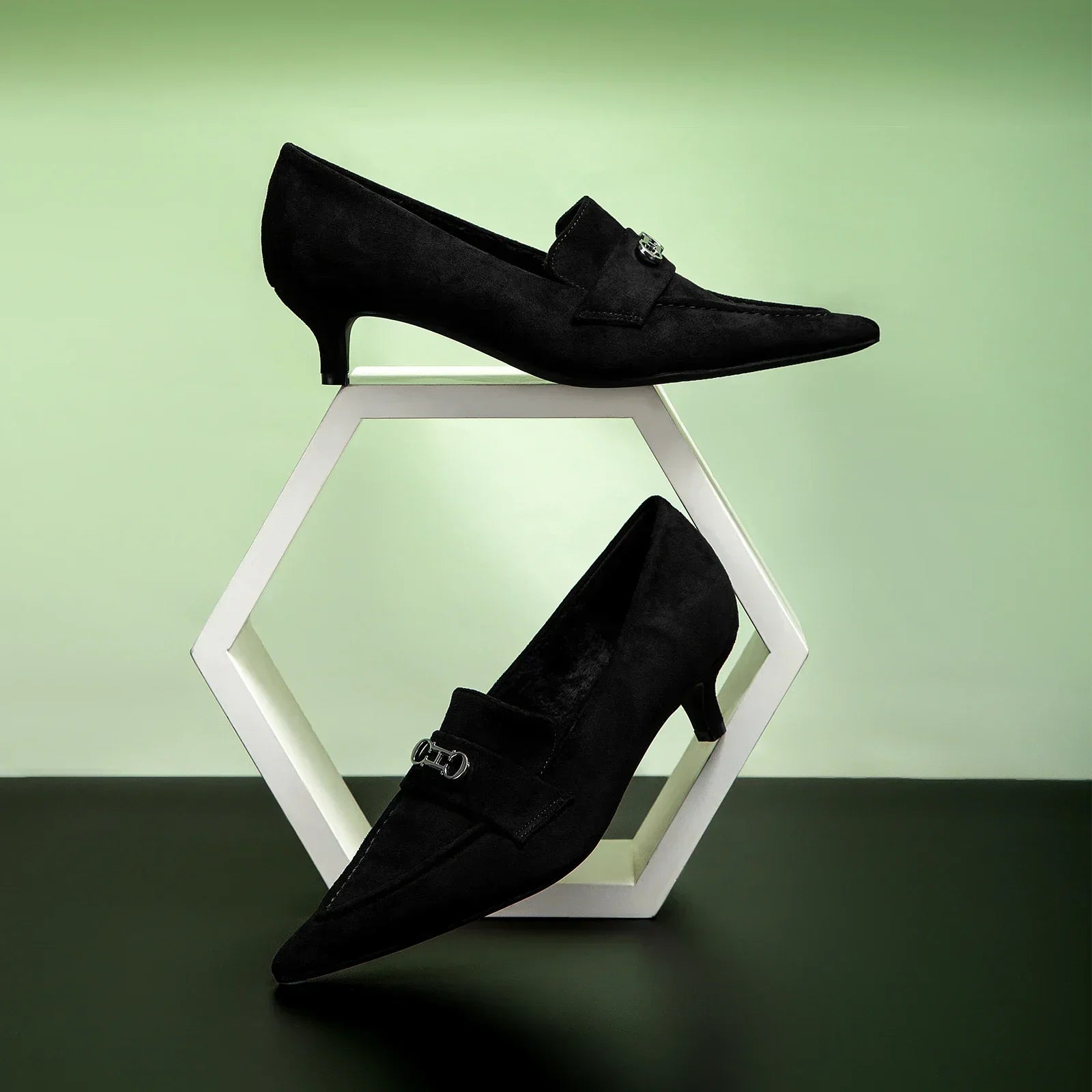 Women's Pointed Toe Leather Shoes Low Heel Casual Shoes Spring and Autumn Fashion Trend Shoes Retro Style Brown