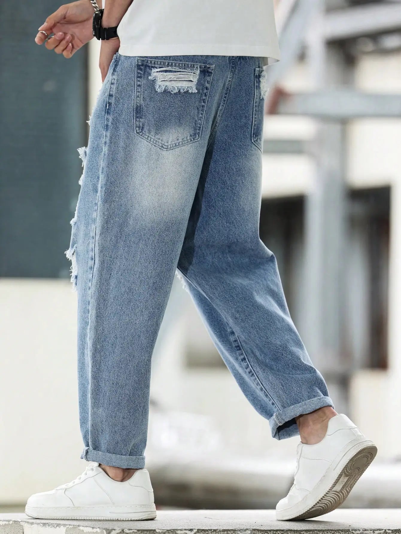 Men's Blue Ripped Denim Harem Pants for Spring and Autumn. Street Fashion. Casual Trend 。