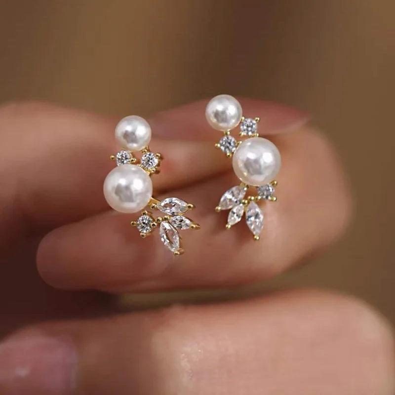 Graceful Gold Color/Silver Color Stud Earrings Lady Simulated Pearl Jewelry Chic Shiny Zirconia Accessories for Wedding
