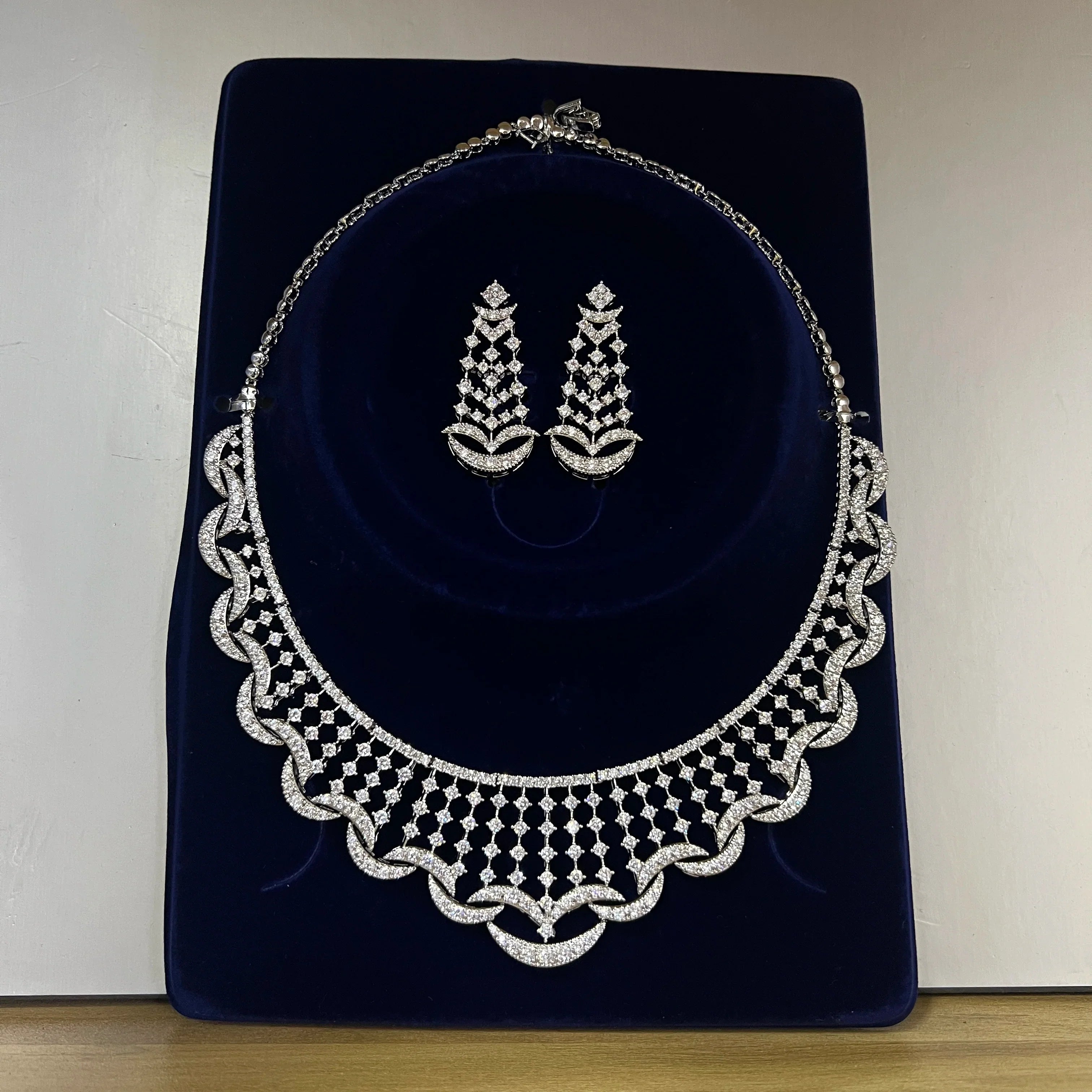 Elegant Hollowed-out Design CZ Bridal Necklace High Quality Jewelry Light luxe Zircon Jewelry Set Ornaments Dress Accessories