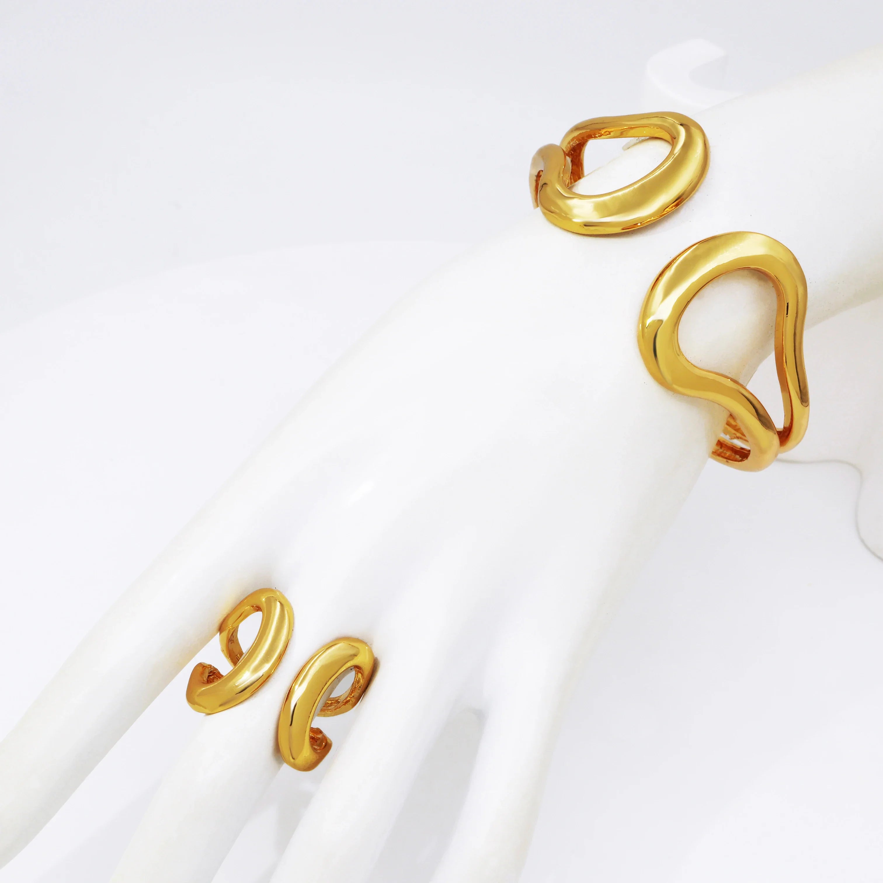 Italy 18k Gold Plated Jewelry Set For Women Classic Design Shiny Necklace Hoop Earrings Bangle And Ring Fashion 4PCS Set Jewelry