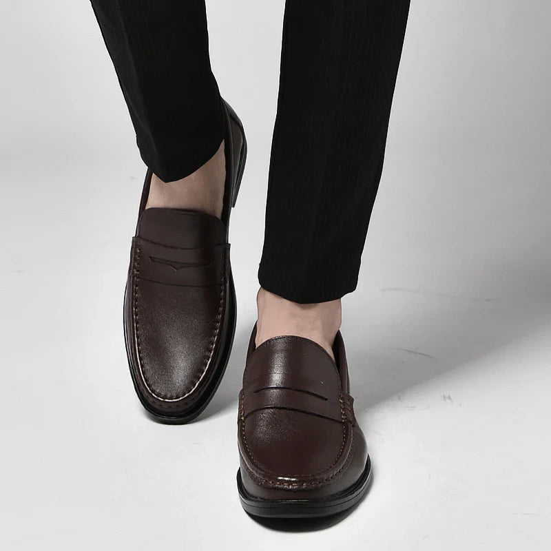 New Luxury Slip on Dress Shoes Men Italian Comfortable Loafer for Men Outdoor Mens Slip on Flats Classic Men Shoes for Wedding