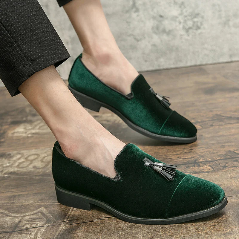 Luxury Brand Suede Green Loafers Men Slip-on Tassel Soft Leather Wedding Shoes Flats Men Shoes Casual Shoes Nubuck Leather Shoes