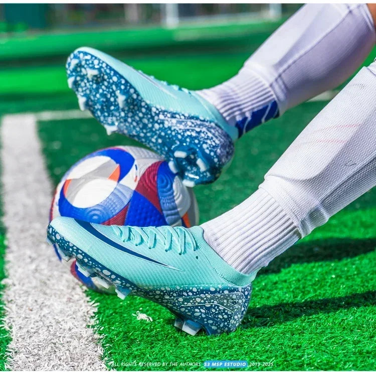 New Men Soccer Shoes Professional Football Boots Grass Outdoor Sport Non-Slip Training Shoes Match Sneakers Ultralight Unisex