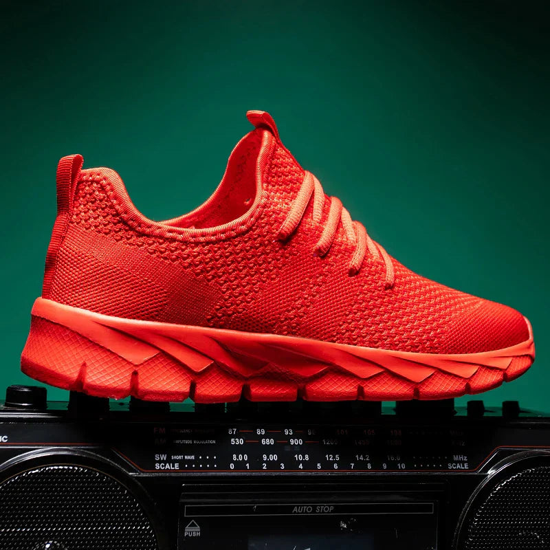 Men's shoes Four Seasons new plus size Flying weaving Lightweight Breathable Casual Sports Shoes Soft Sole Outdoor Running Shoes