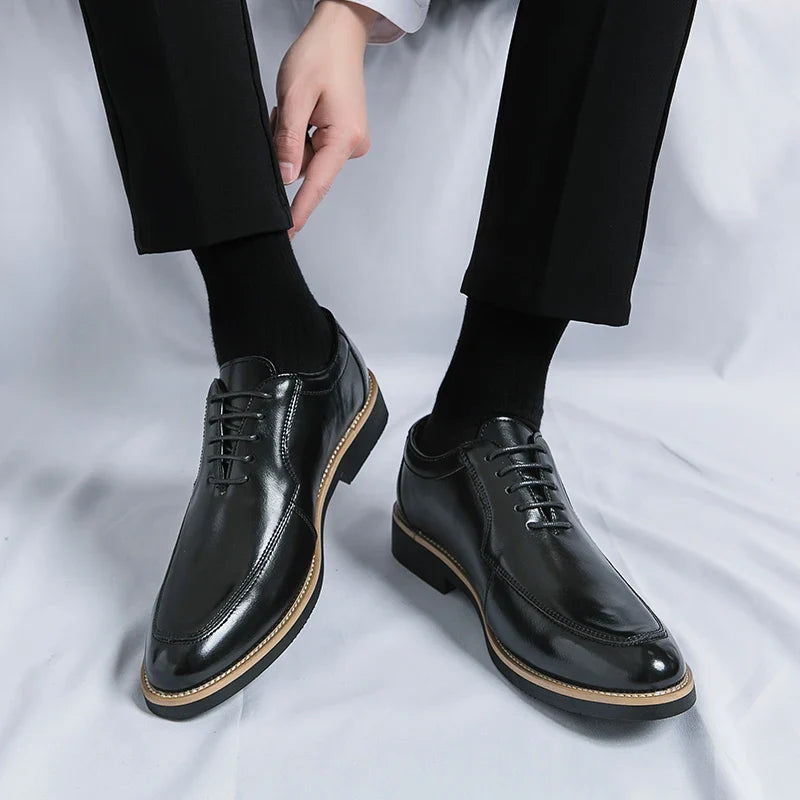 Hot Selling Pointed Dress Shoes Europe America Casual Versatile Men's Low Top Shoes High-end Banquet Office Men's Business Shoes