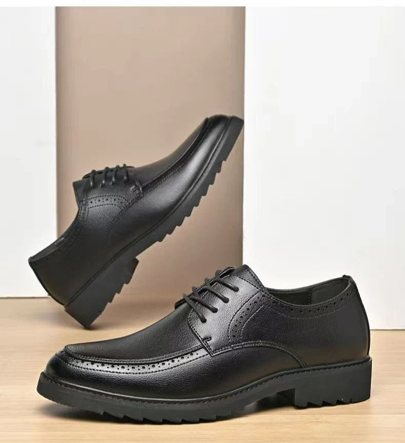 New Lace Designer Black Dress Shoes for Men Spring Autumn Fashion Business Casual Shoes Male Soft Sole Retro Leather Shoe Man